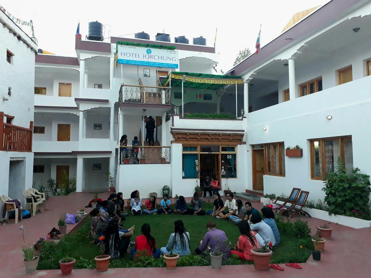 Hotel Jorchung Leh Exterior foto